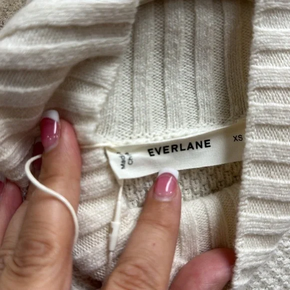 Everlane The Wool Cashmere Waffle Square Crew Neck Sweater - Picture 4 of 9